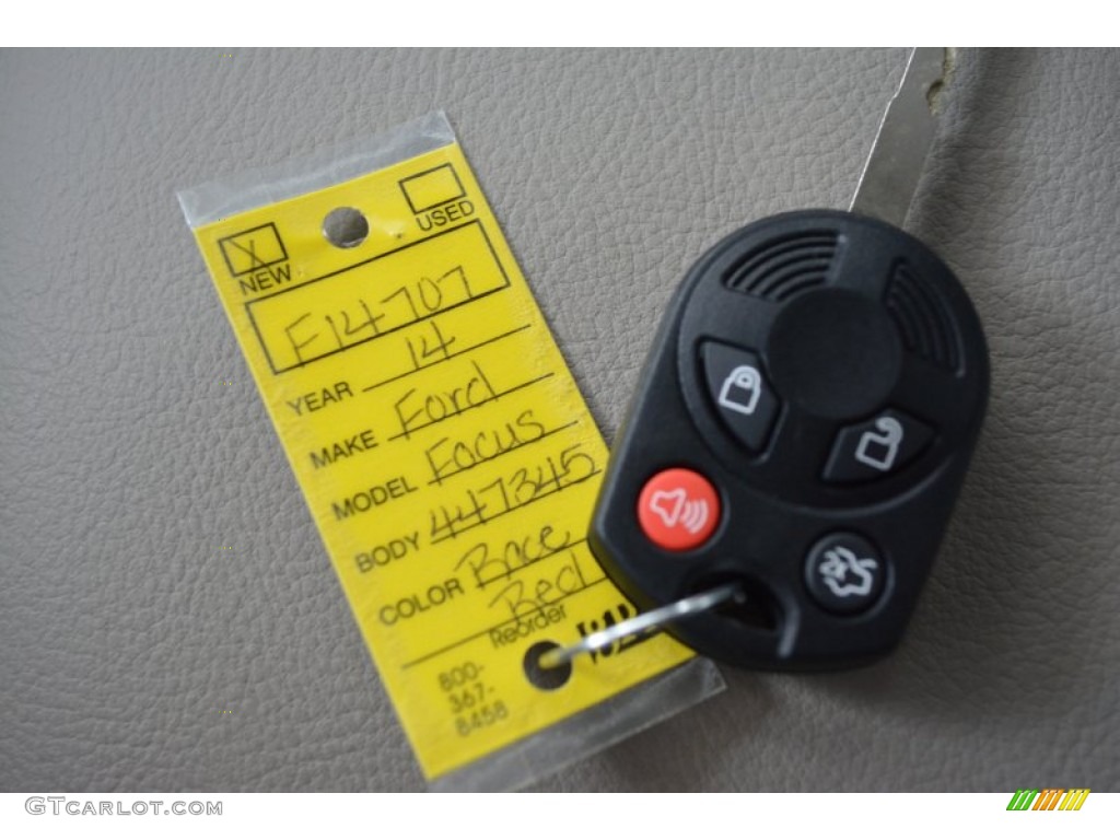 2014 Focus SE Sedan - Race Red / Medium Light Stone photo #22