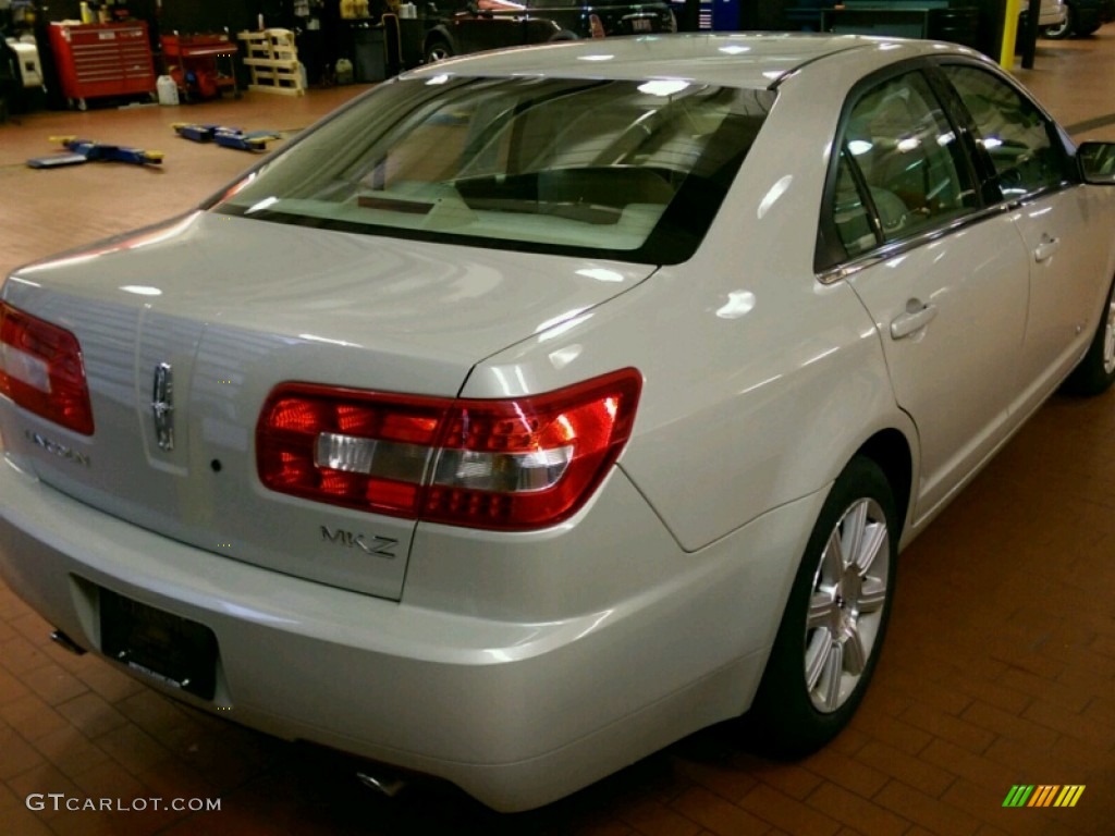 2007 MKZ Sedan - Light Sage Metallic / Sand photo #2