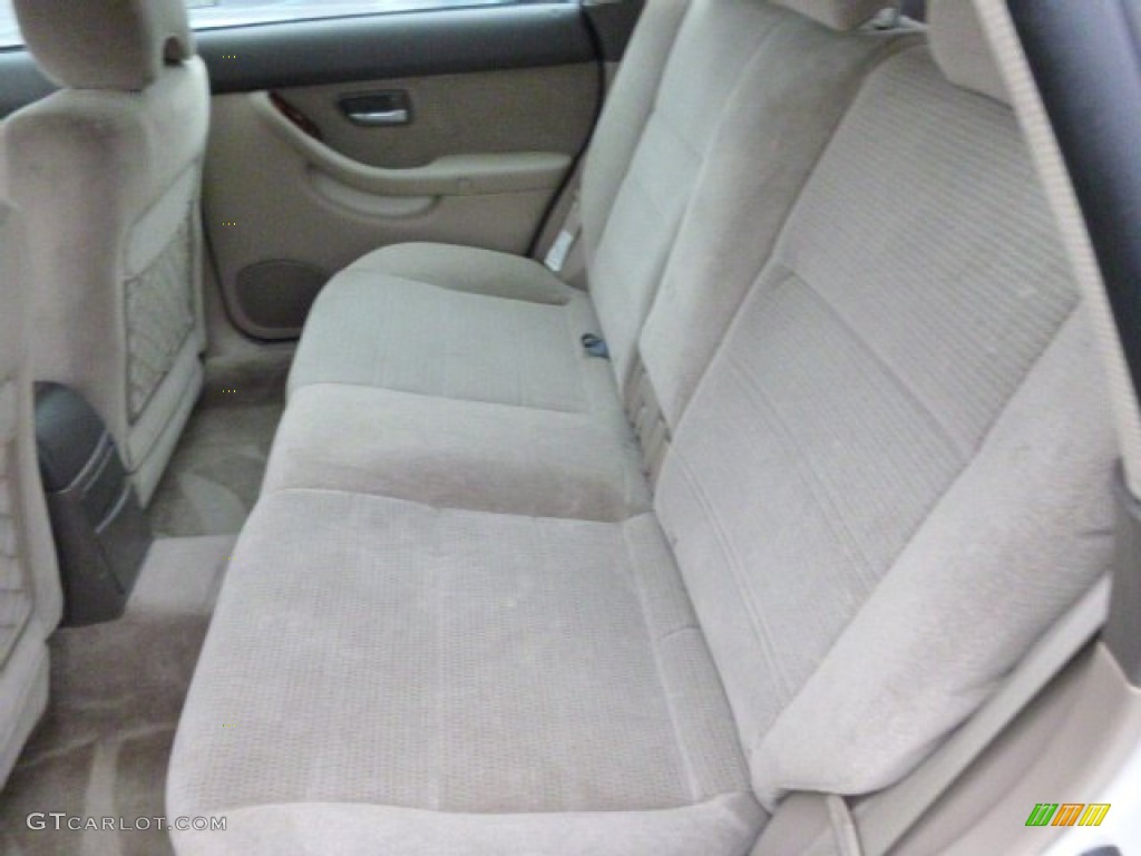 2004 Outback Wagon - White Frost Pearl / Beige photo #11