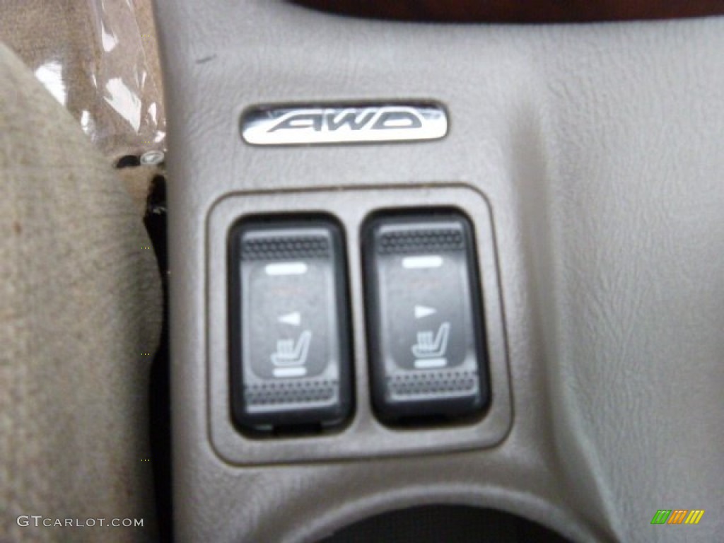 2004 Outback Wagon - White Frost Pearl / Beige photo #16