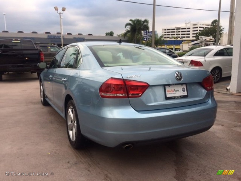 2012 Passat 2.5L SE - Glacier Blue Metallic / Cornsilk Beige photo #3