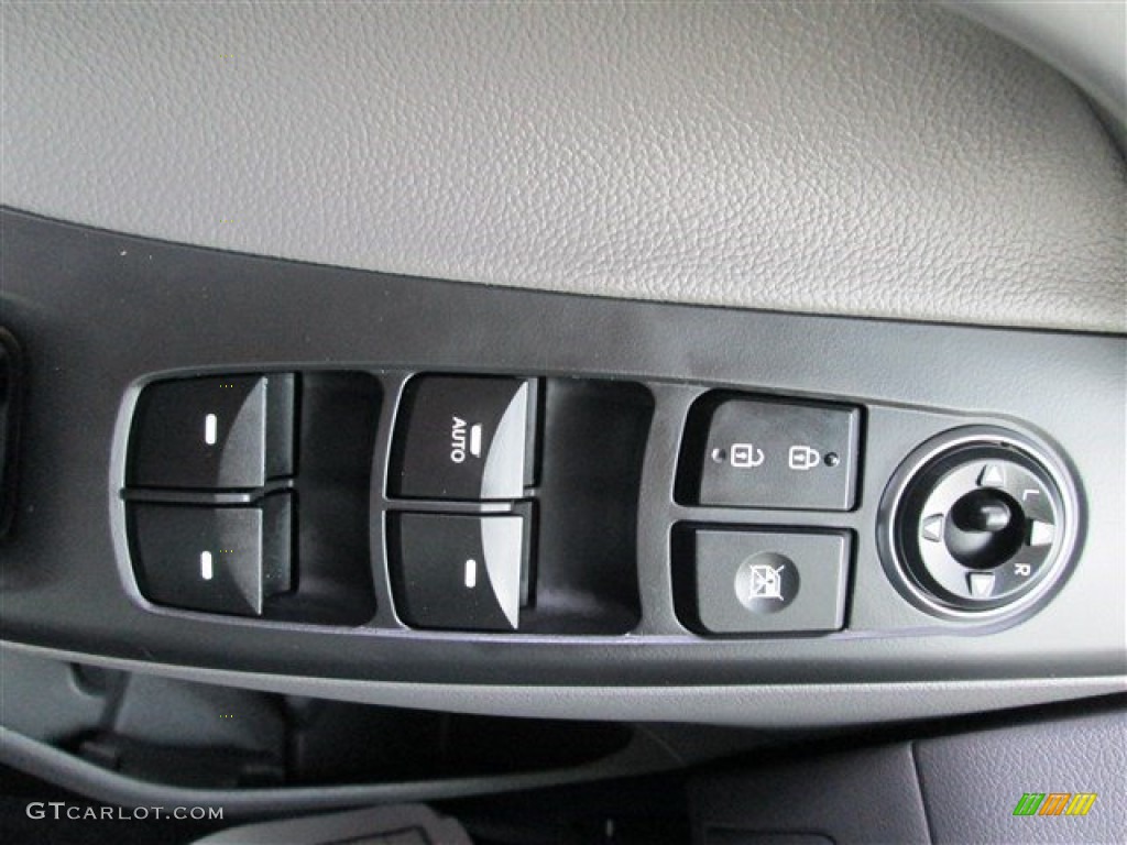 2015 Elantra Limited Sedan - Geranium Red / Gray photo #20