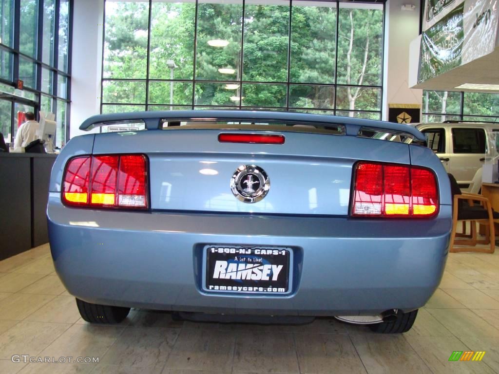 2006 Mustang V6 Premium Convertible - Windveil Blue Metallic / Light Graphite photo #5