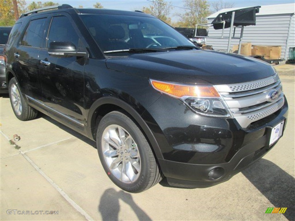 2015 Explorer XLT - Tuxedo Black / Charcoal Black photo #1
