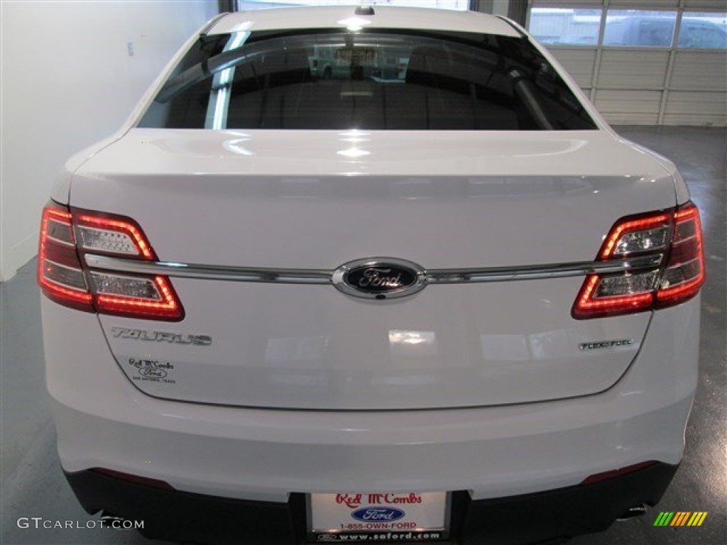 2015 Taurus SE - Oxford White / Dune photo #5