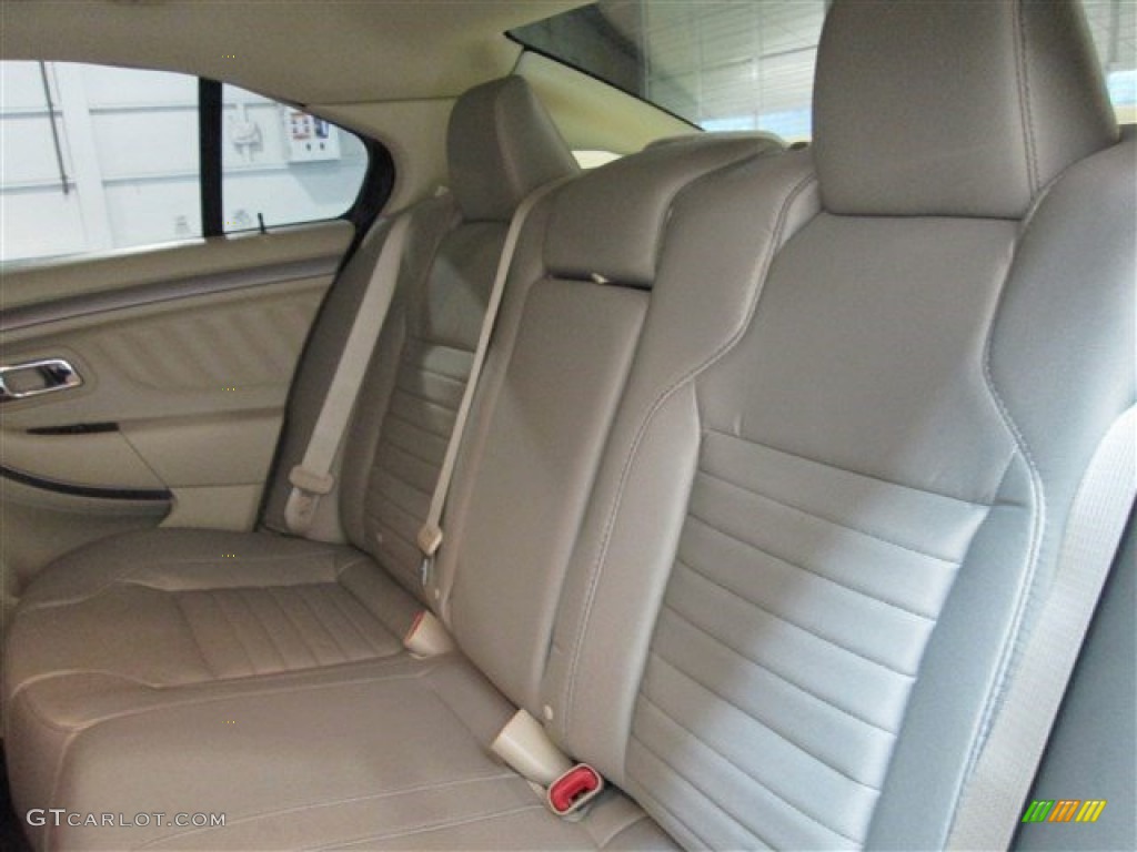 2015 Taurus SE - Oxford White / Dune photo #10