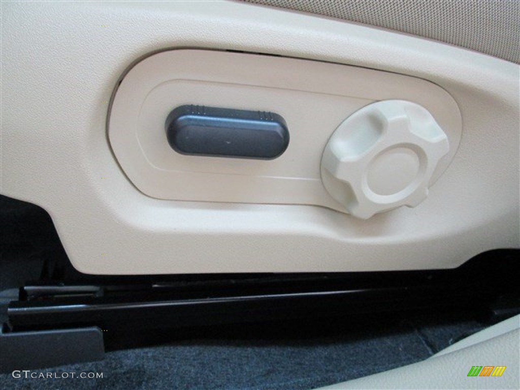 2015 Taurus SE - Oxford White / Dune photo #14