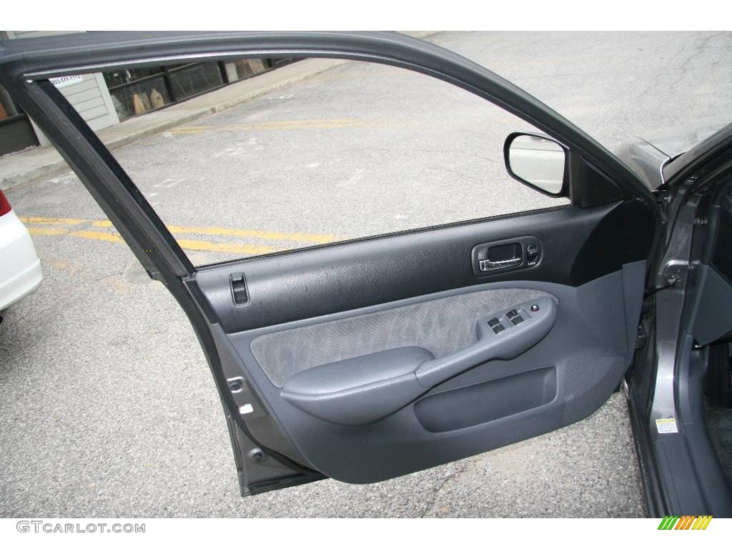 2005 Civic LX Sedan - Magnesium Metallic / Gray photo #17