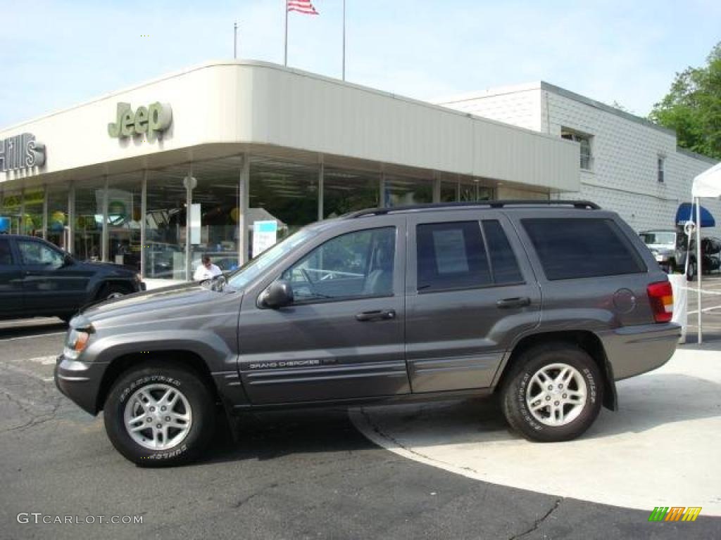 Graphite Metallic Jeep Grand Cherokee