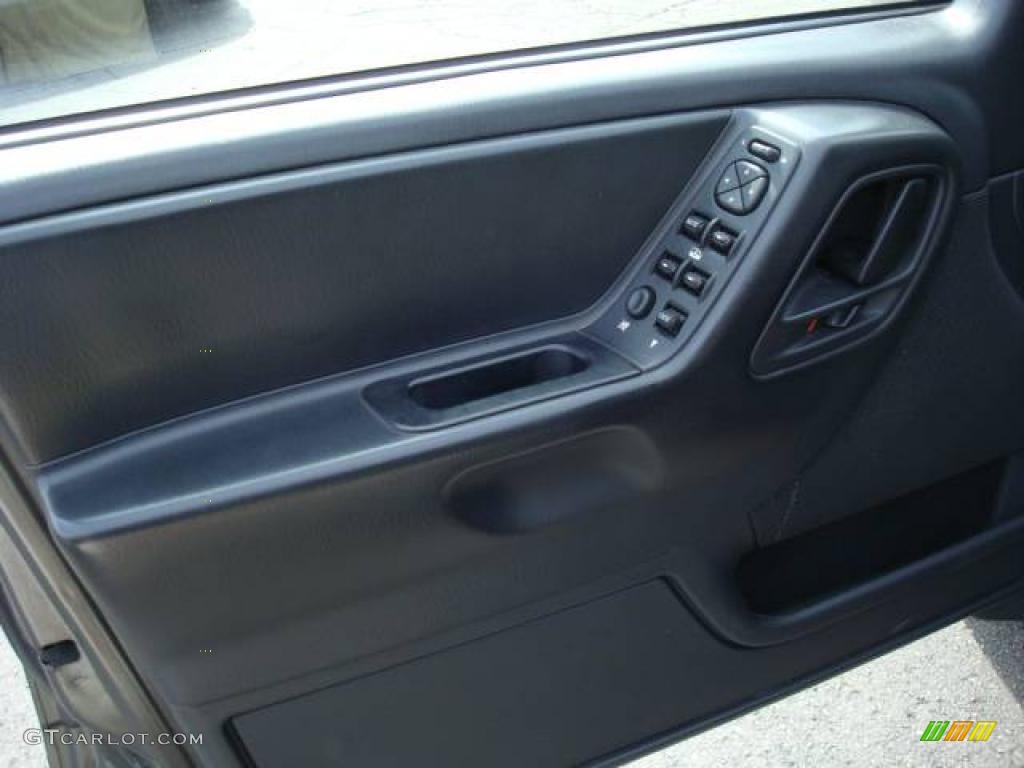 2004 Grand Cherokee Laredo 4x4 - Graphite Metallic / Dark Slate Gray photo #20