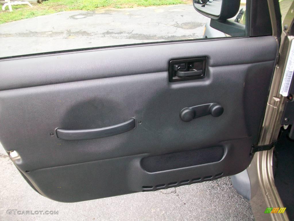2004 Wrangler X 4x4 - Light Khaki Metallic / Dark Slate Gray photo #10