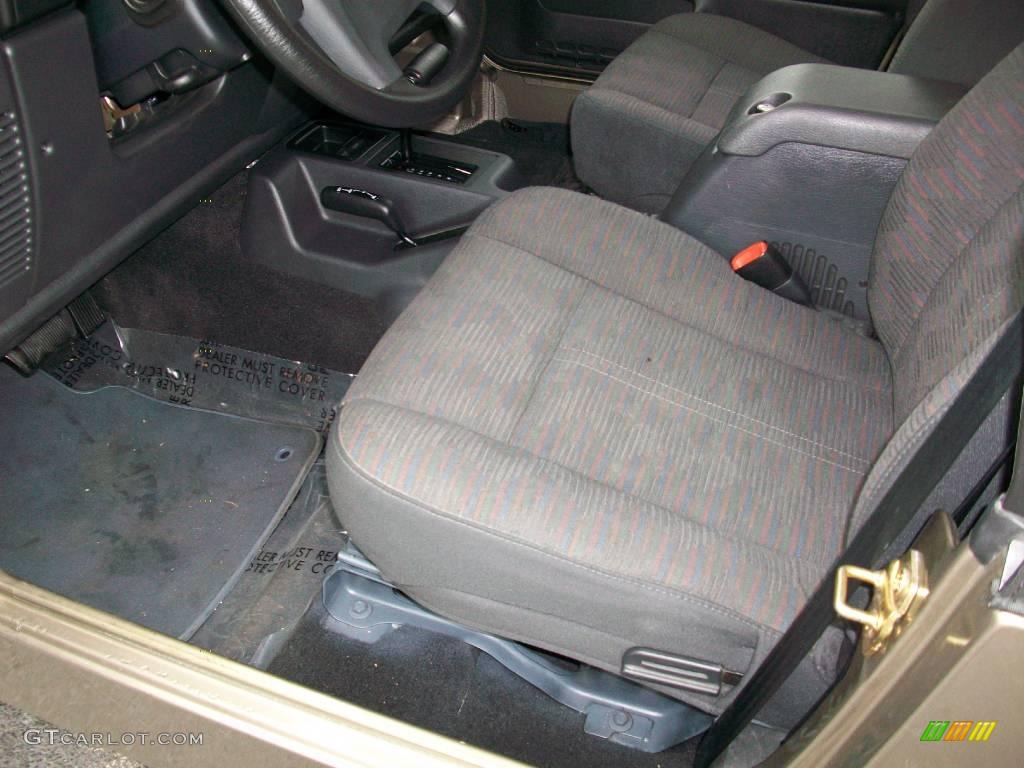 2004 Wrangler X 4x4 - Light Khaki Metallic / Dark Slate Gray photo #12