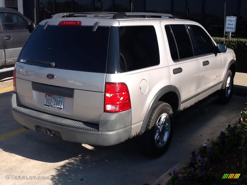 2004 Explorer XLS - Silver Birch Metallic / Gray photo #3