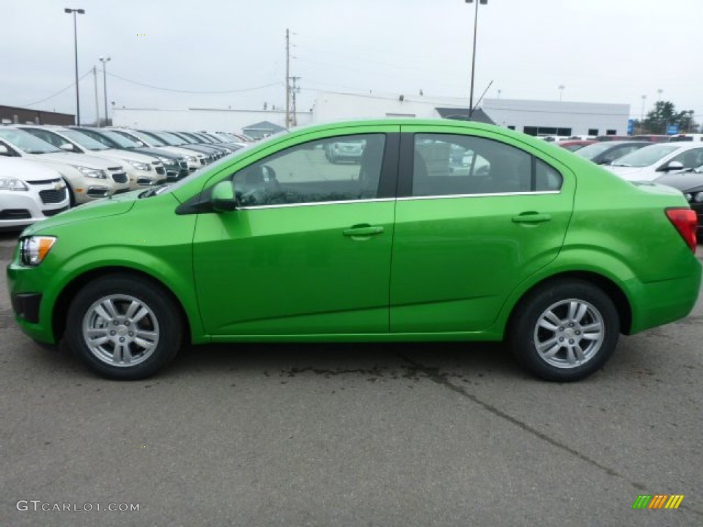 2015 Sonic LT Sedan - Dragon Green Metallic / Jet Black/Dark Titanium photo #2