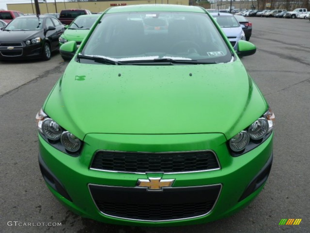 2015 Sonic LT Sedan - Dragon Green Metallic / Jet Black/Dark Titanium photo #8