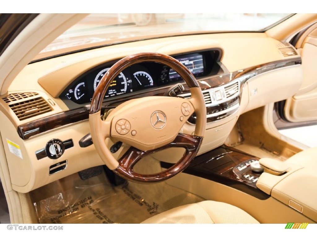 2013 Mercedes-Benz S 550 4Matic Sedan Cashmere/Savanna Dashboard Photo #99855681