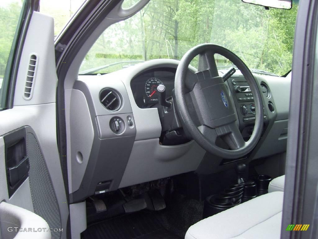 2006 F150 XL Regular Cab 4x4 - Dark Shadow Grey Metallic / Medium Flint photo #8