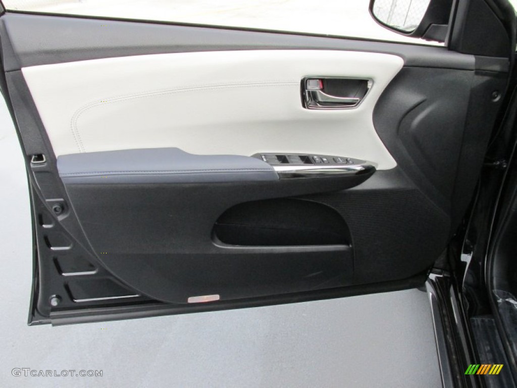 2014 Toyota Avalon XLE Premium Door Panel Photos