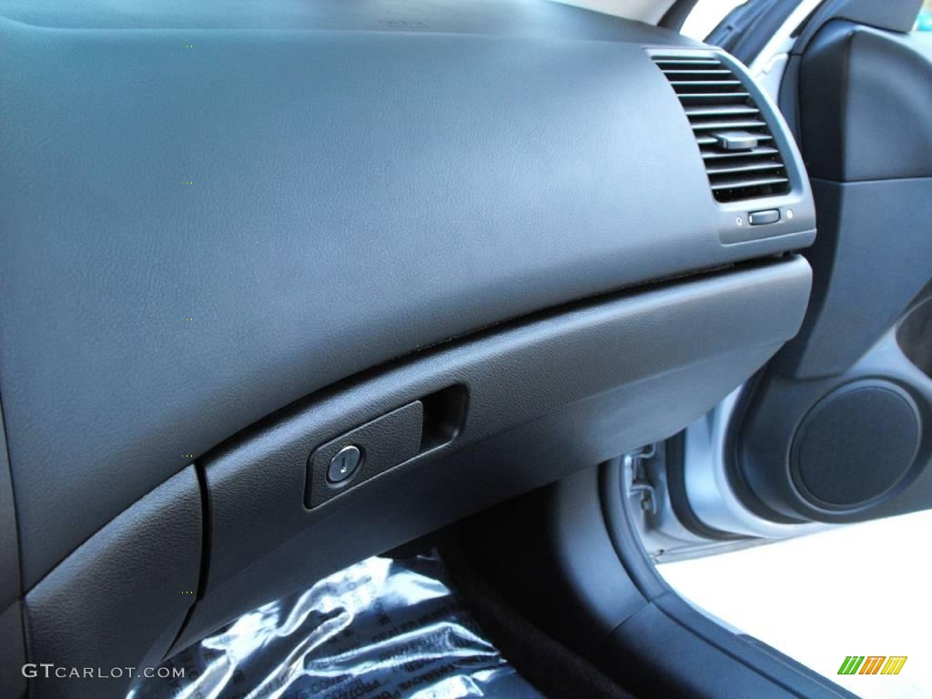 2005 Accord LX Sedan - Satin Silver Metallic / Black photo #33