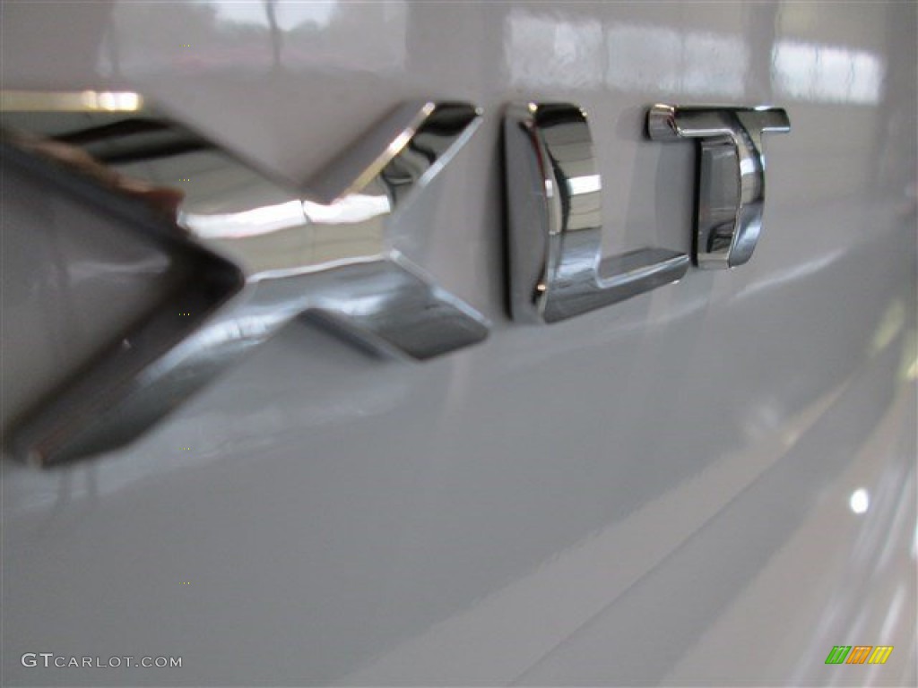 2015 Explorer XLT - Oxford White / Medium Light Stone photo #7