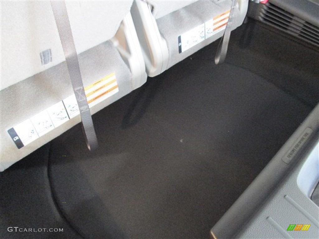 2015 Explorer XLT - Oxford White / Medium Light Stone photo #12