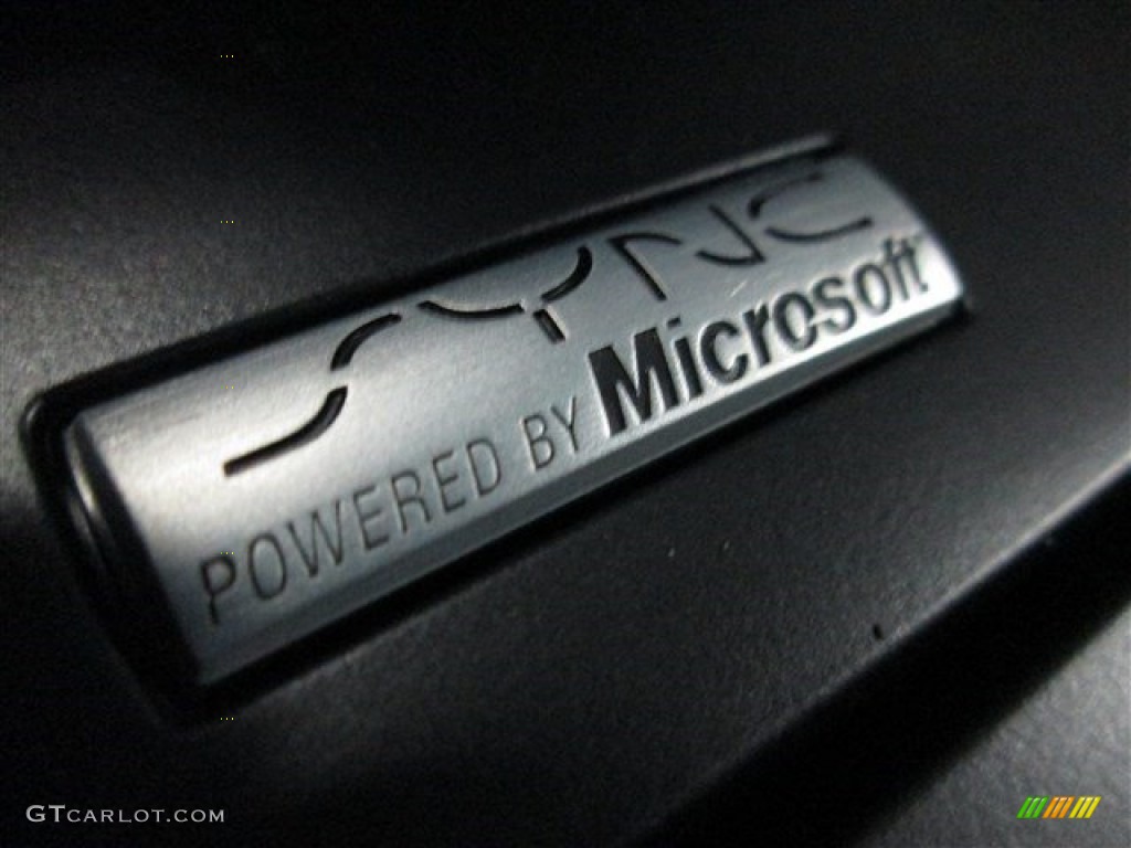 2015 Explorer XLT - Oxford White / Medium Light Stone photo #17