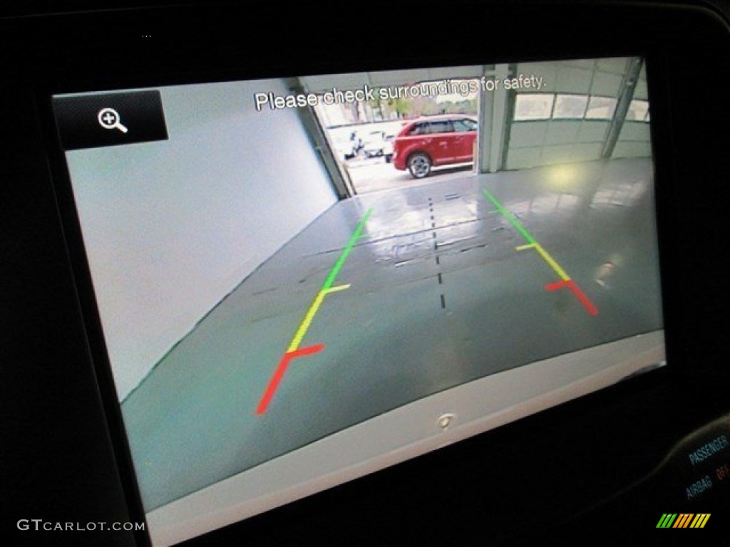 2015 Explorer XLT - Oxford White / Medium Light Stone photo #18