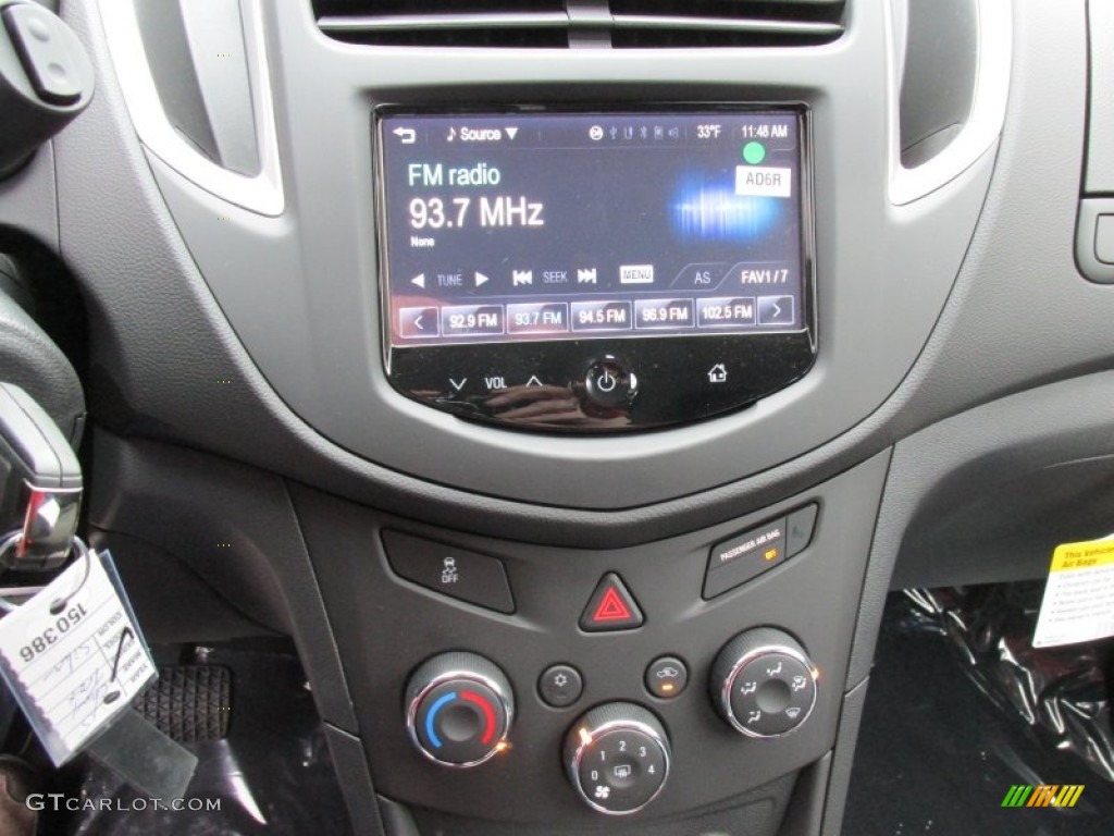 2015 Chevrolet Trax LS AWD Controls Photos