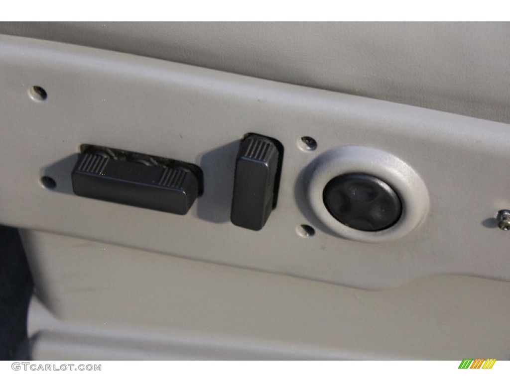 2004 Yukon Denali AWD - Silver Birch Metallic / Stone Gray photo #21