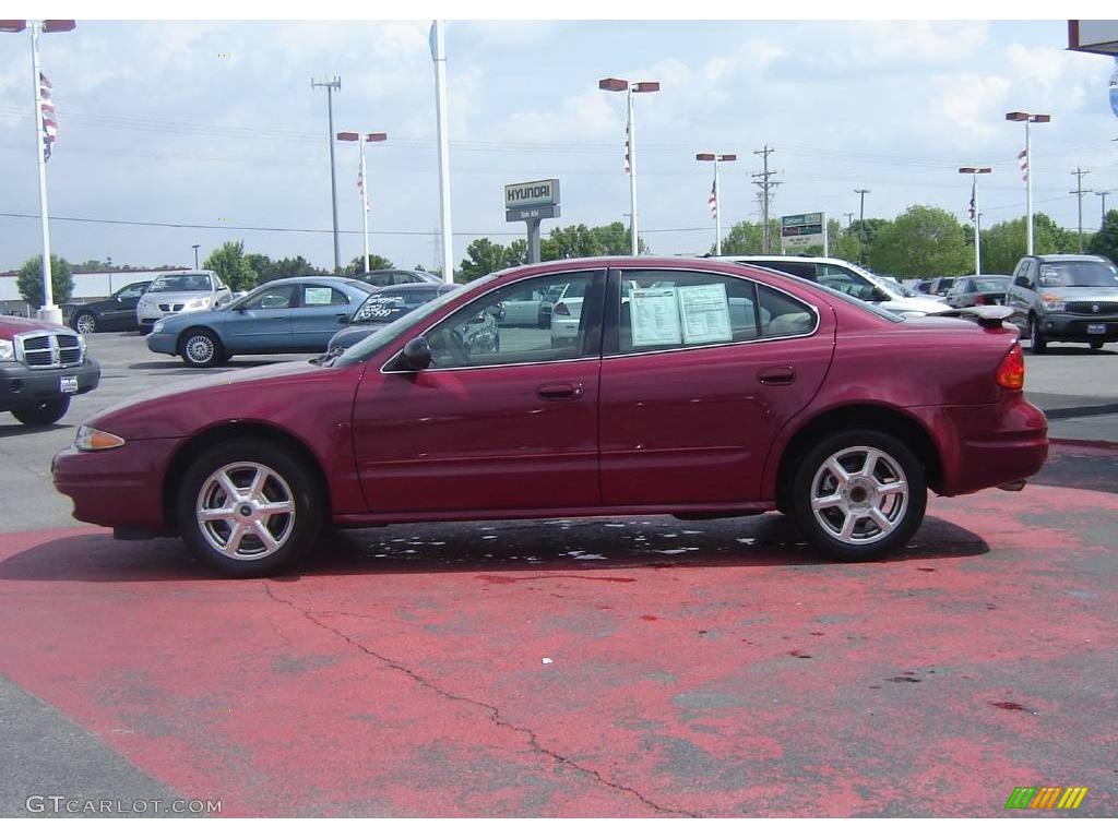 2004 Alero GLS Sedan - Sport Red / Neutral photo #2