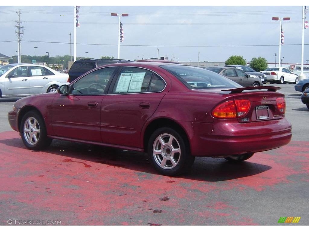 2004 Alero GLS Sedan - Sport Red / Neutral photo #3