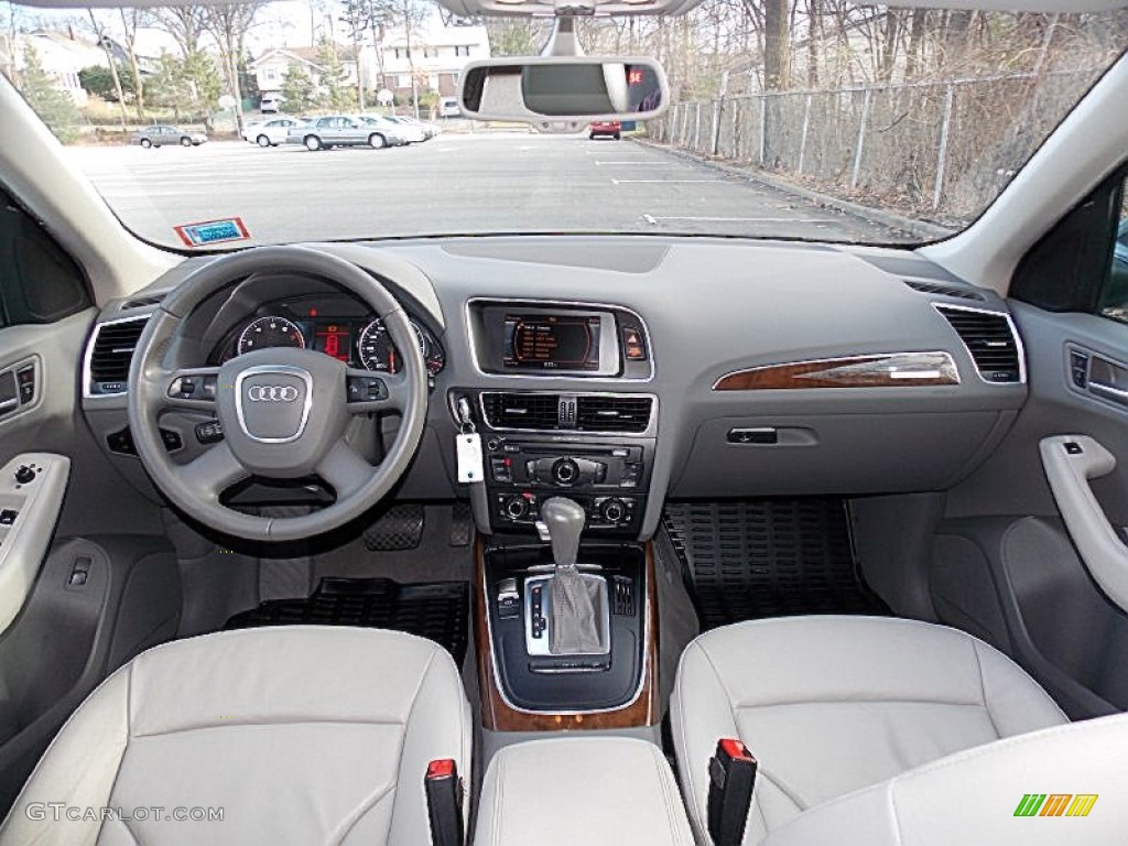 2009 Q5 3.2 Premium quattro - Meteor Gray Pearl Effect / Light Gray photo #16
