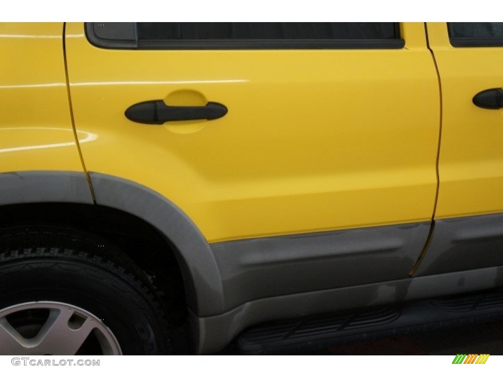 2002 Escape XLT V6 4WD - Chrome Yellow / Medium Graphite photo #45