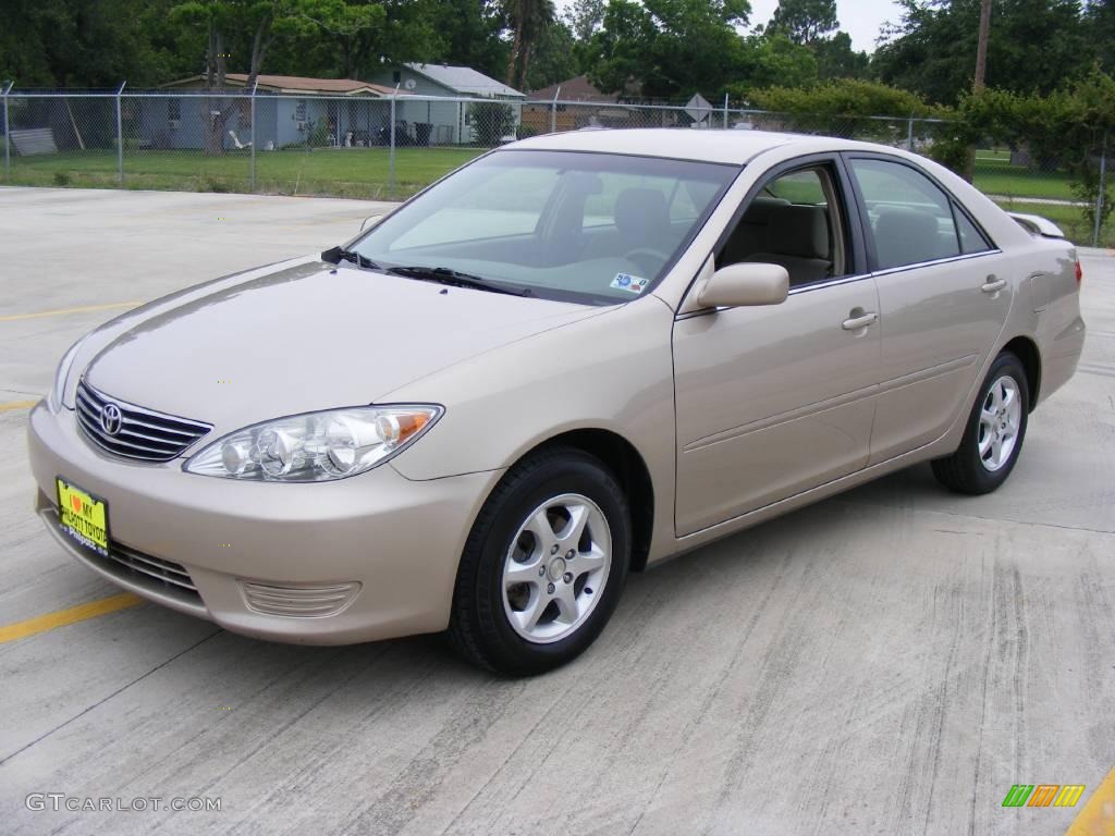 2006 Camry LE - Desert Sand Mica / Taupe photo #7