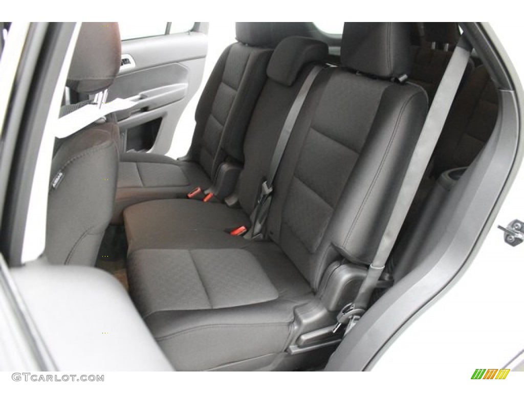 2015 Explorer XLT 4WD - Oxford White / Charcoal Black photo #8