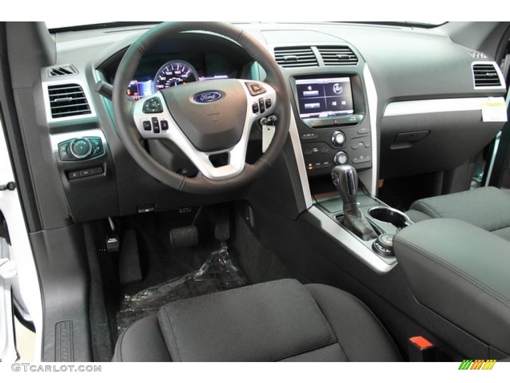 2015 Explorer XLT 4WD - Oxford White / Charcoal Black photo #10