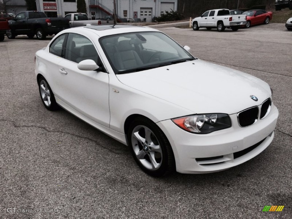 2009 1 Series 128i Coupe - Alpine White / Taupe photo #2
