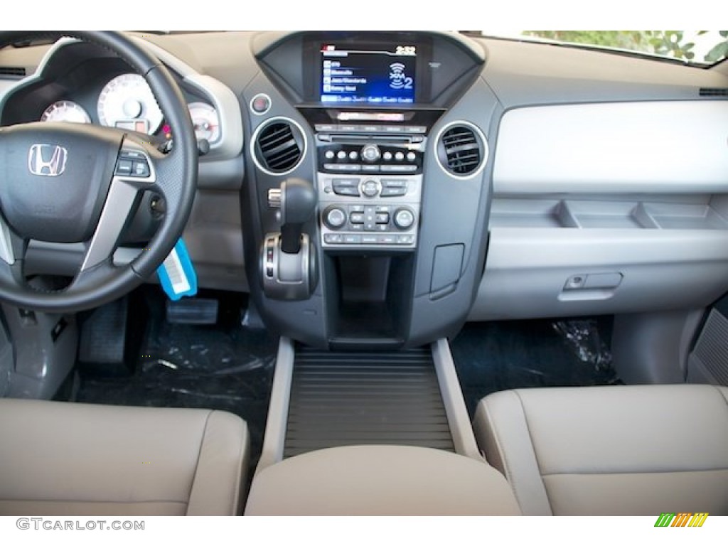 2015 Pilot EX-L - Alabaster Silver Metallic / Gray photo #14