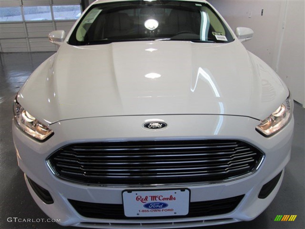 2015 Fusion SE - White Platinum Metallic / Dune photo #2