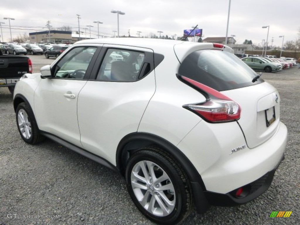 2015 Juke S AWD - Pearl White / Black/Silver photo #5