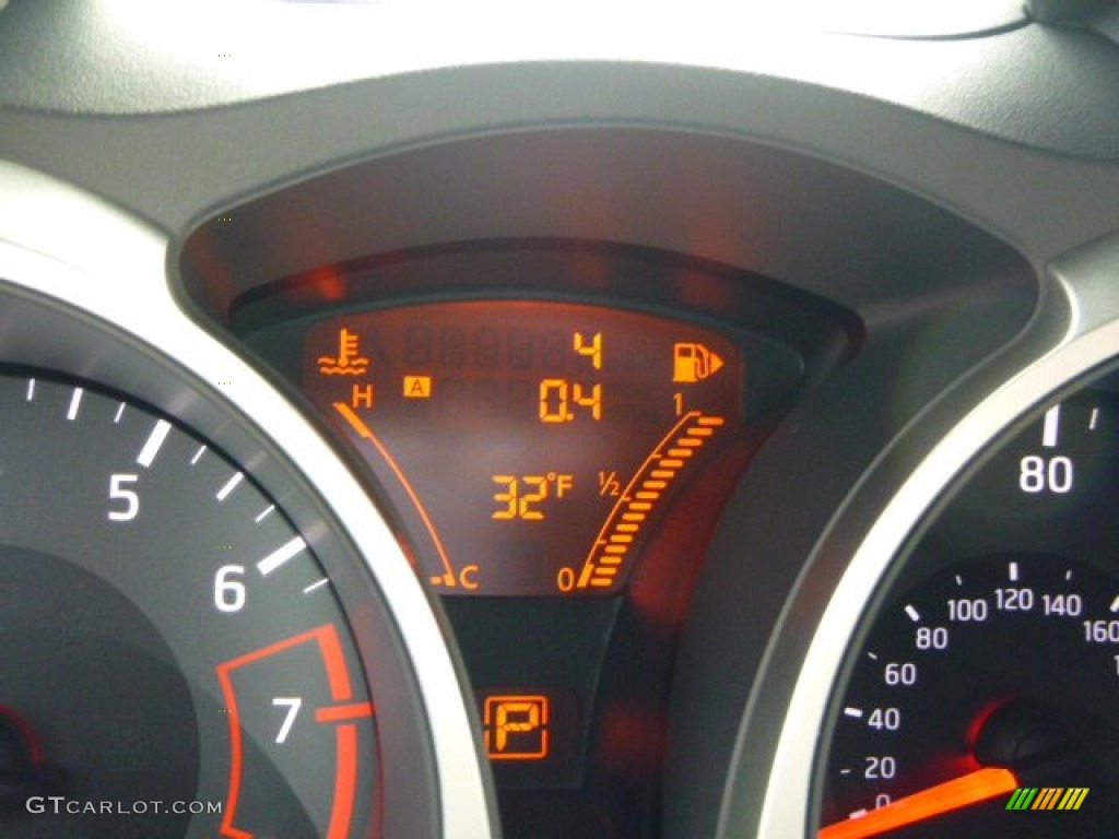 2015 Juke S AWD - Pearl White / Black/Silver photo #20
