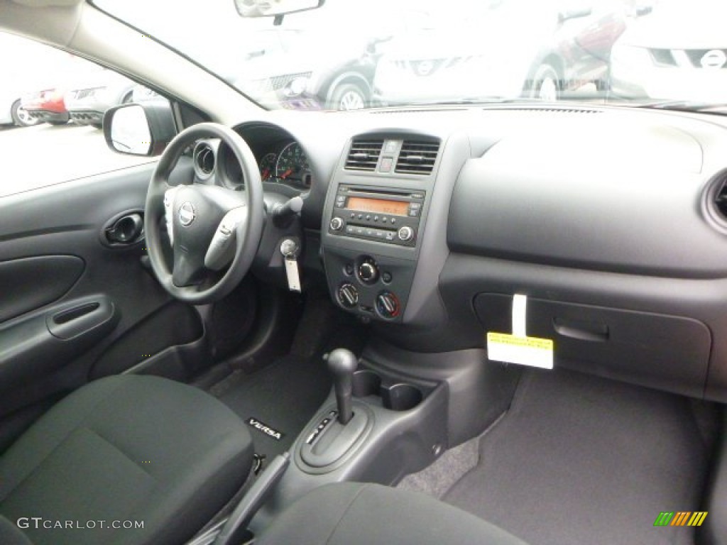 Charcoal Interior 2015 Nissan Versa 1.6 S Plus Sedan Photo #99914404