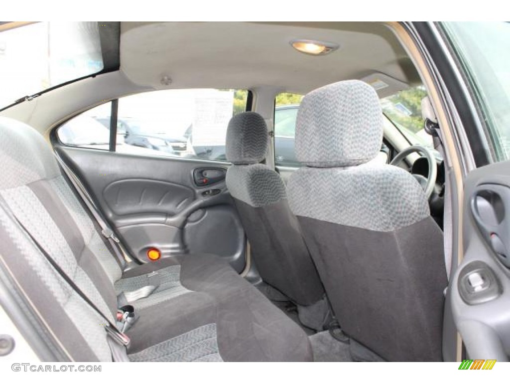 2005 Grand Am SE Sedan - Galaxy Silver Metallic / Dark Pewter photo #5