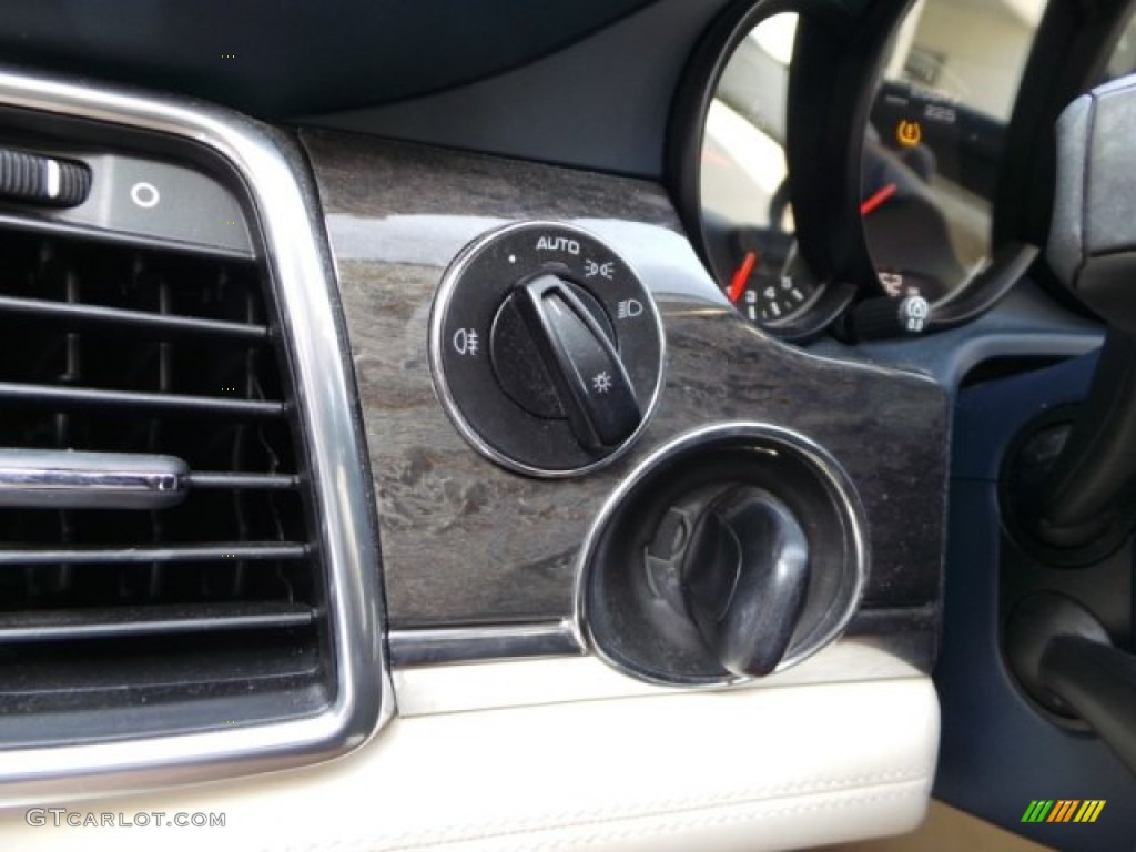 2010 Porsche Panamera Turbo Controls Photo #99919189