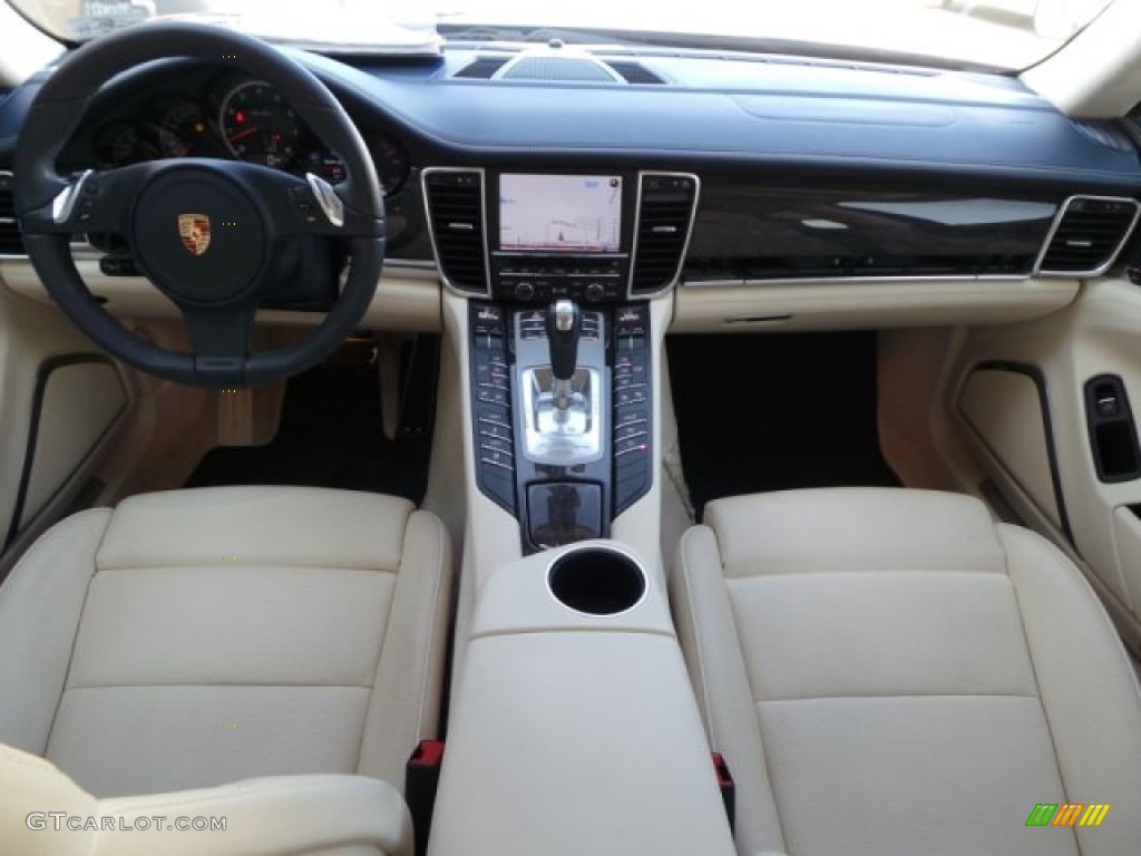 2010 Porsche Panamera Turbo Dashboard Photos