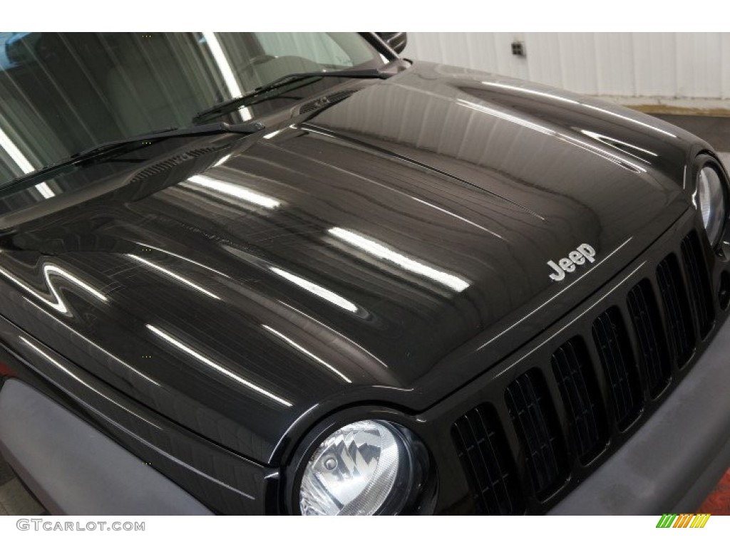 2006 Liberty Sport 4x4 - Black / Medium Slate Gray photo #35