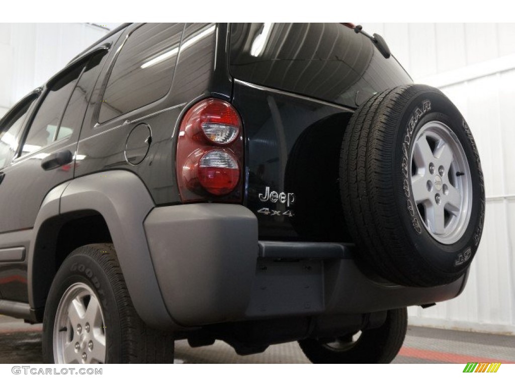 2006 Liberty Sport 4x4 - Black / Medium Slate Gray photo #46