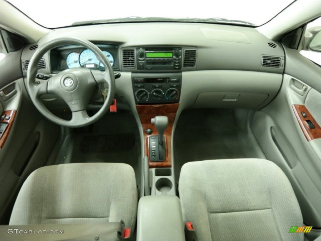 Light Gray Interior 2003 Toyota Corolla LE Photo #99924920