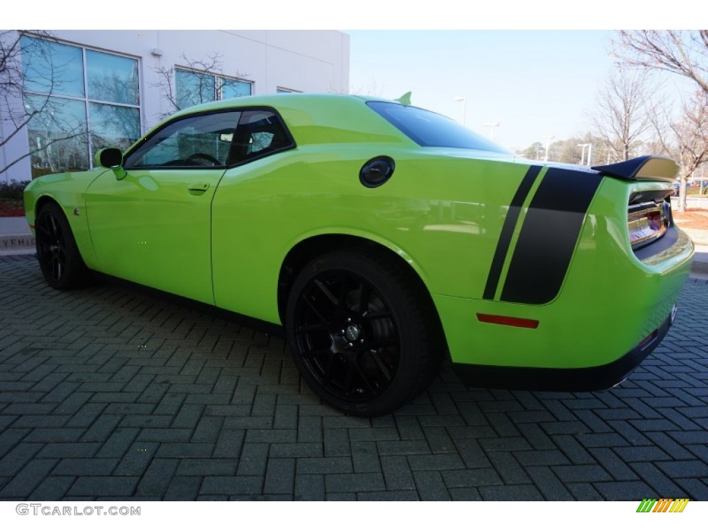 2015 Challenger R/T Scat Pack - Sublime Green Pearl / Black photo #2