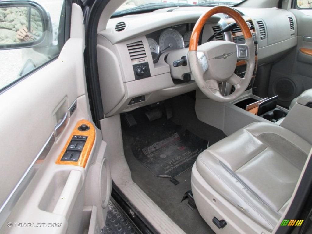 Dark Khaki/Light Graystone Interior 2007 Chrysler Aspen Limited HEMI 4WD Photo #99934233